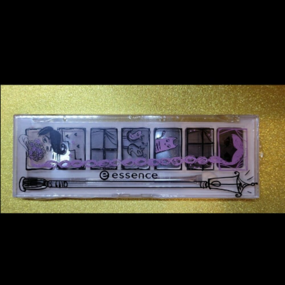 Essence & The Lovely Little Things Eyeshadow Palette